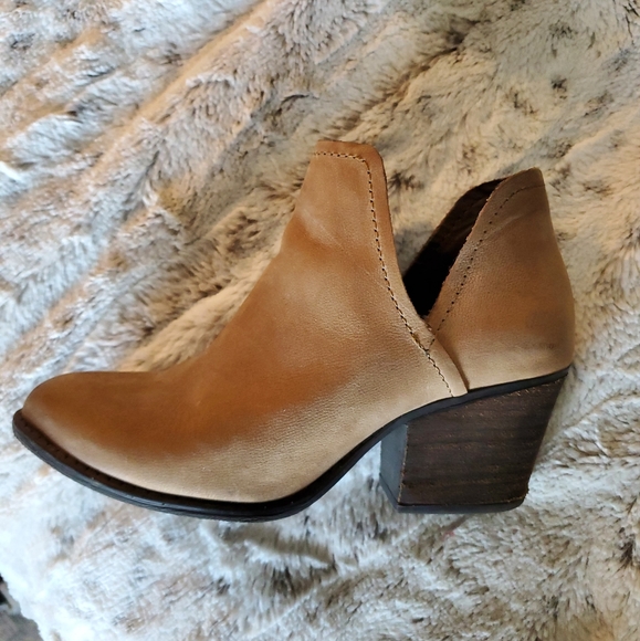 Steve Madden Adelphie leather cutout, pointed toe ankle boots women's size 6.5 - Picture 5 of 13